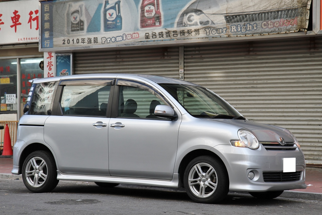Toyota sienta 2007
