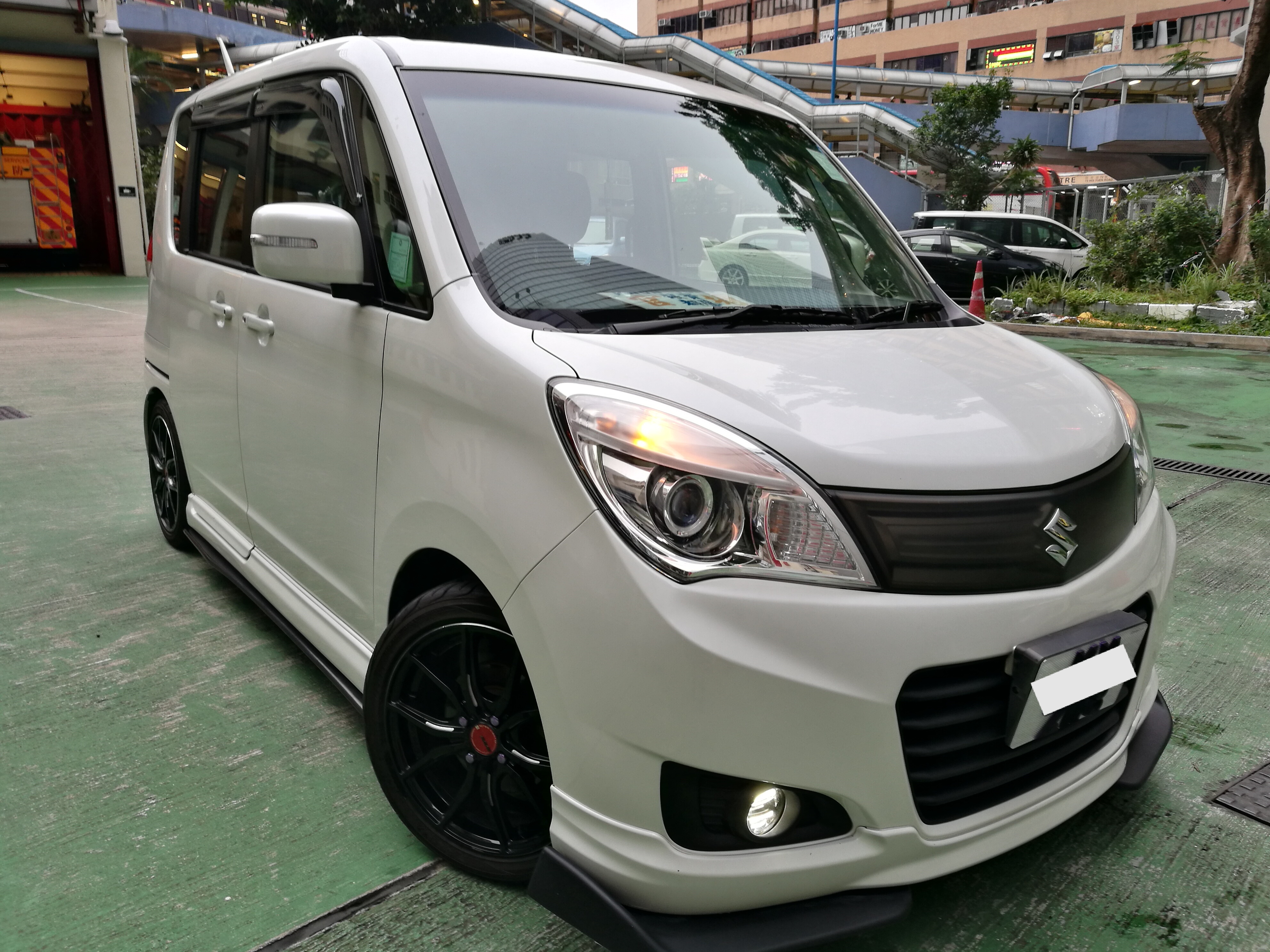 Suzuki solio 2012