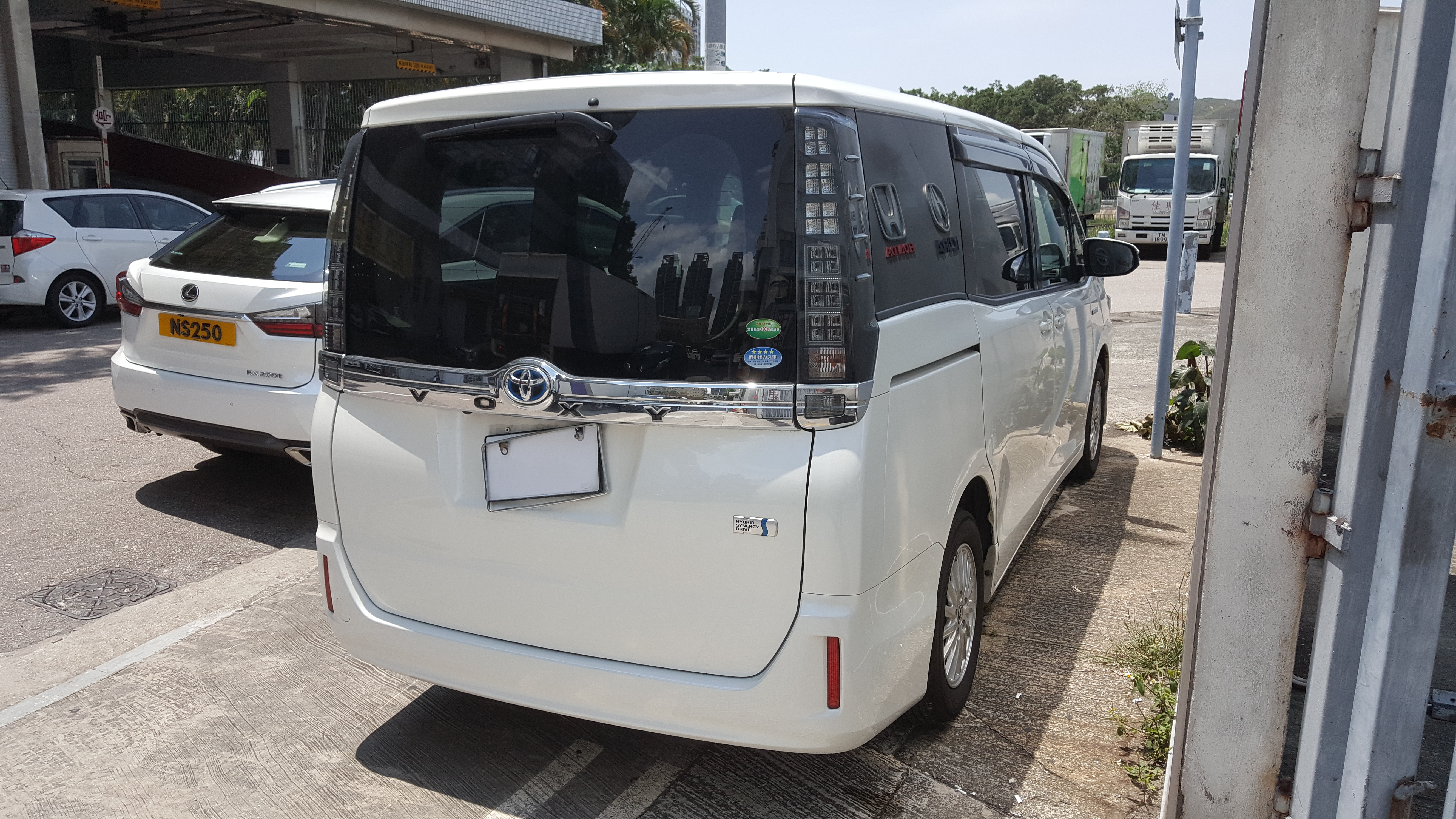 丰田toyota voxy hybrid