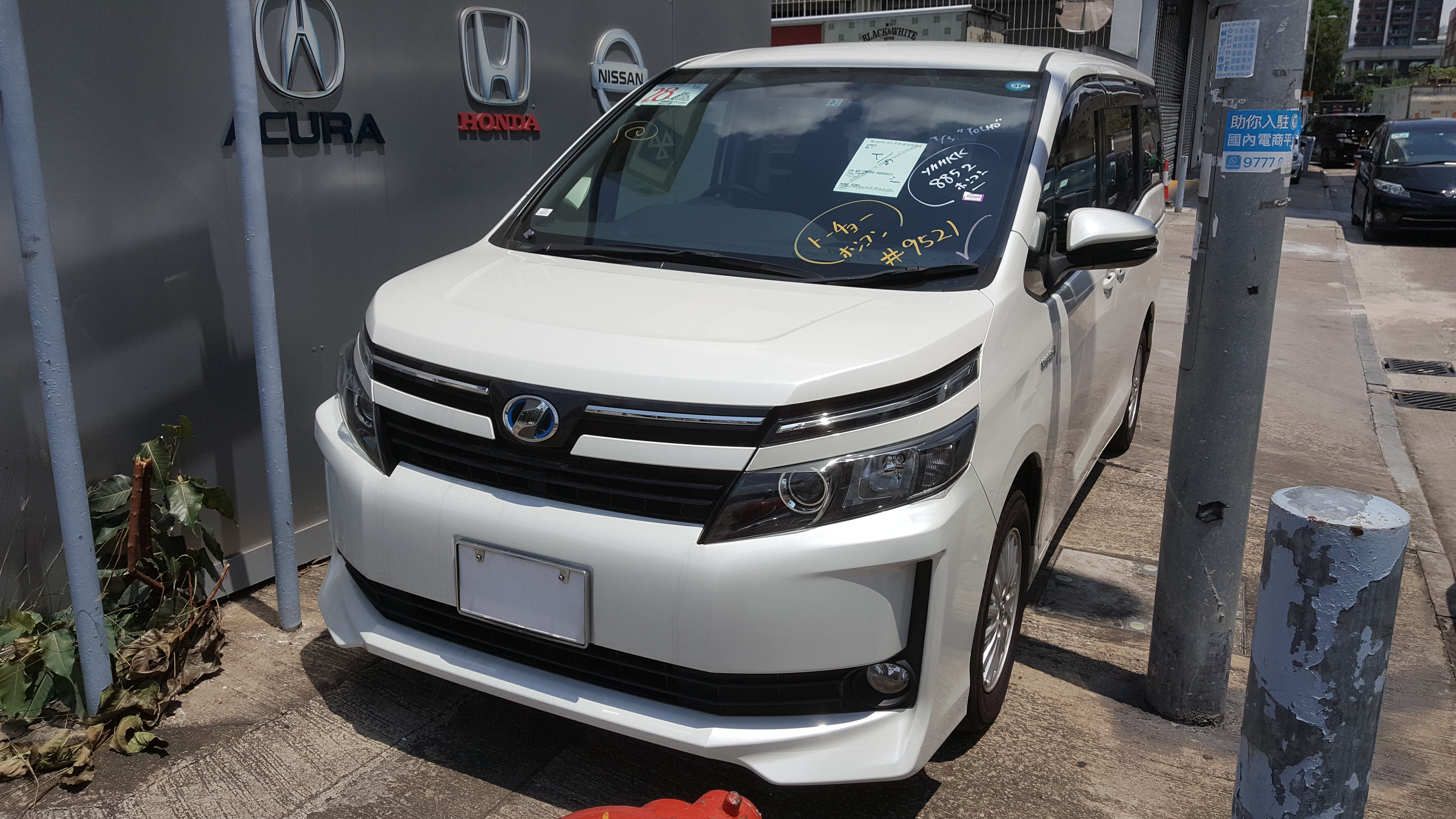 Toyota voxy hybrid характеристики