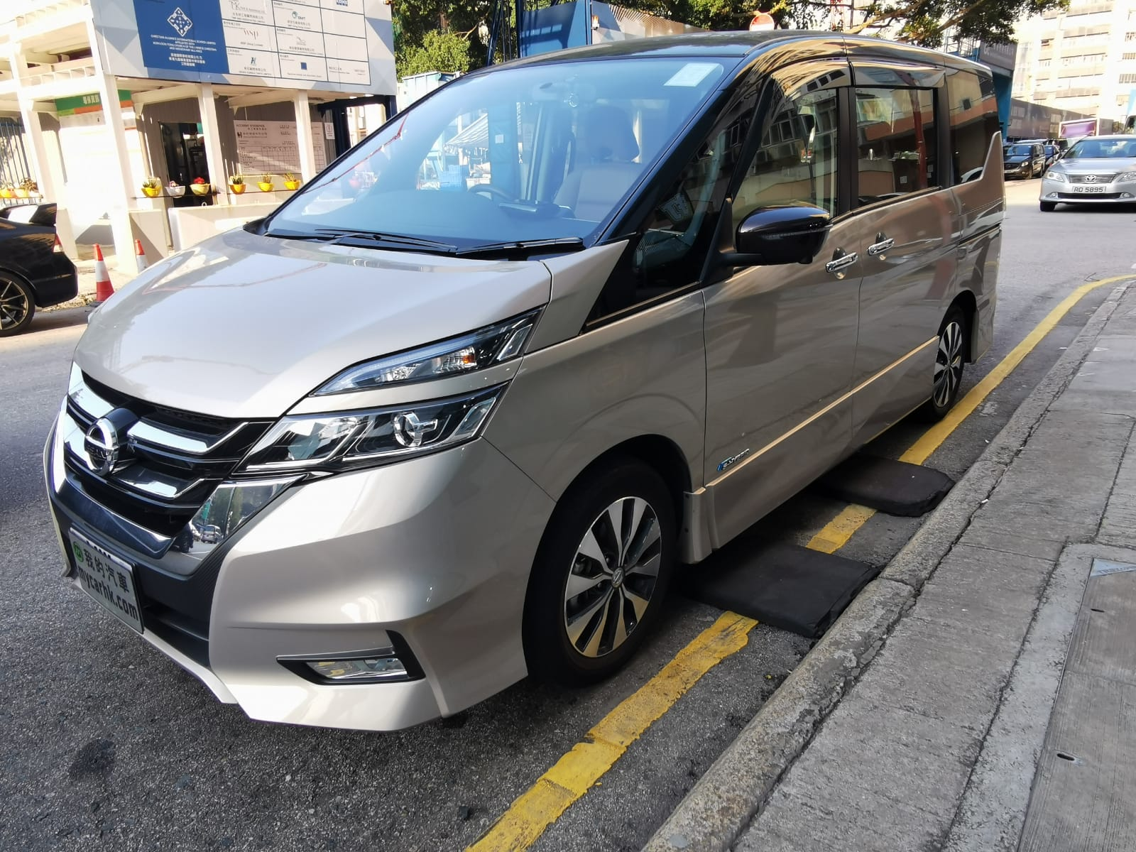 Nissan serena highway star Nissan serena highway star