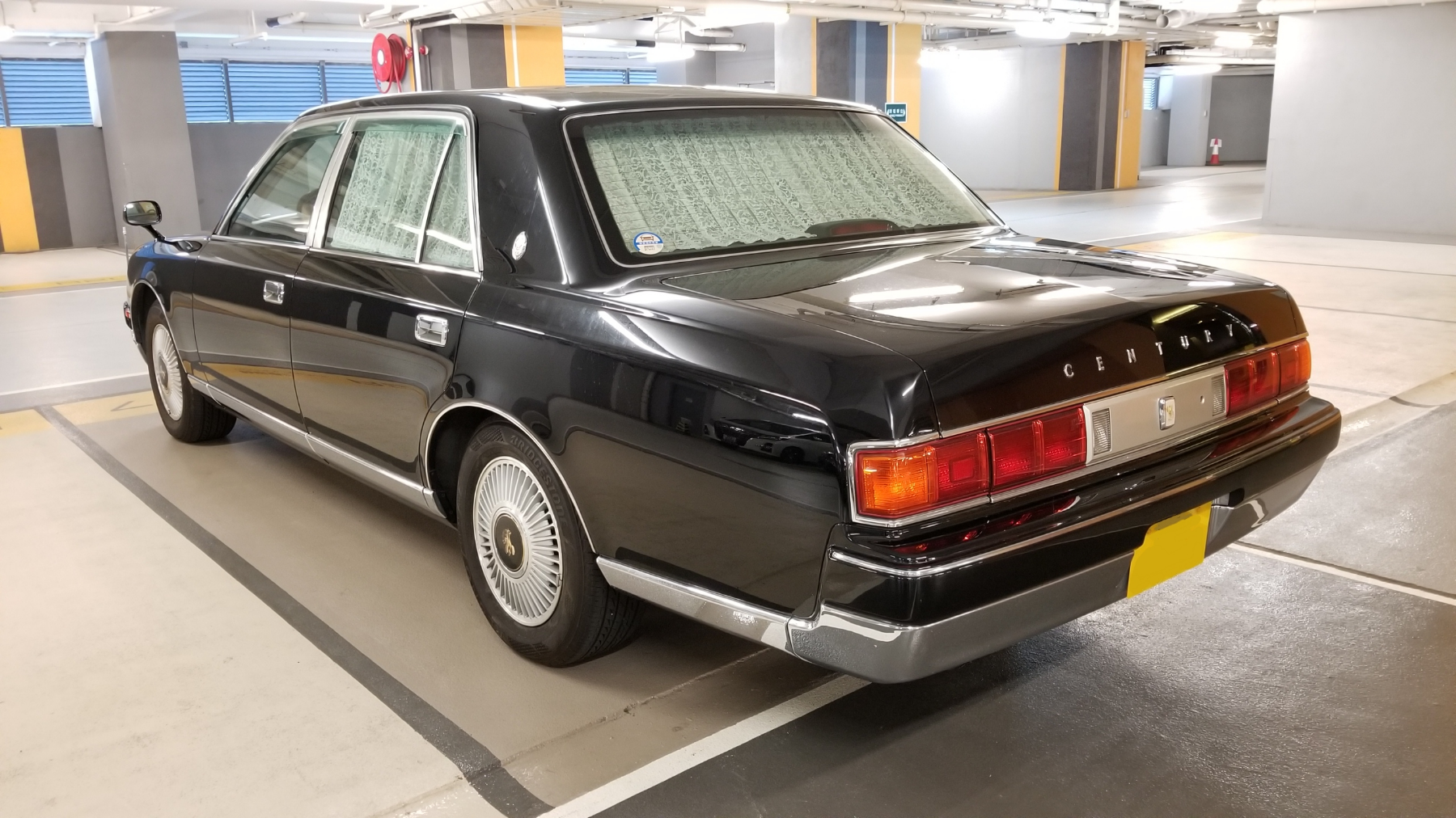 Тойота century v12