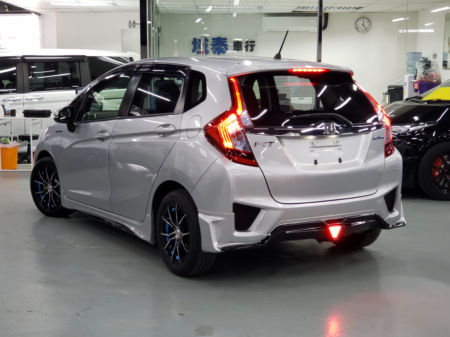 Honda fit hybrid gp5