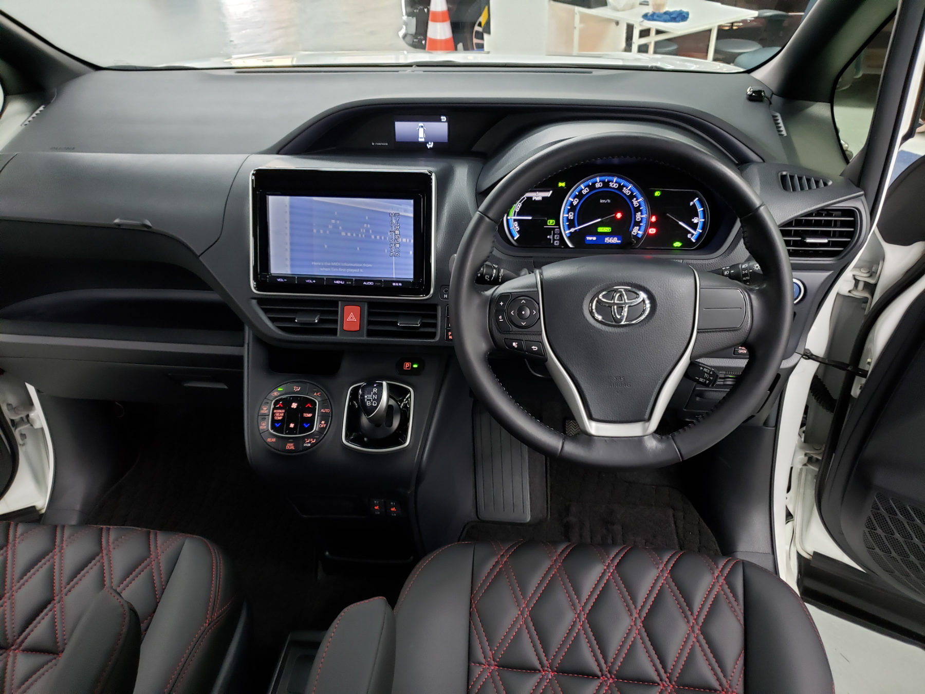 Toyota voxy modellista