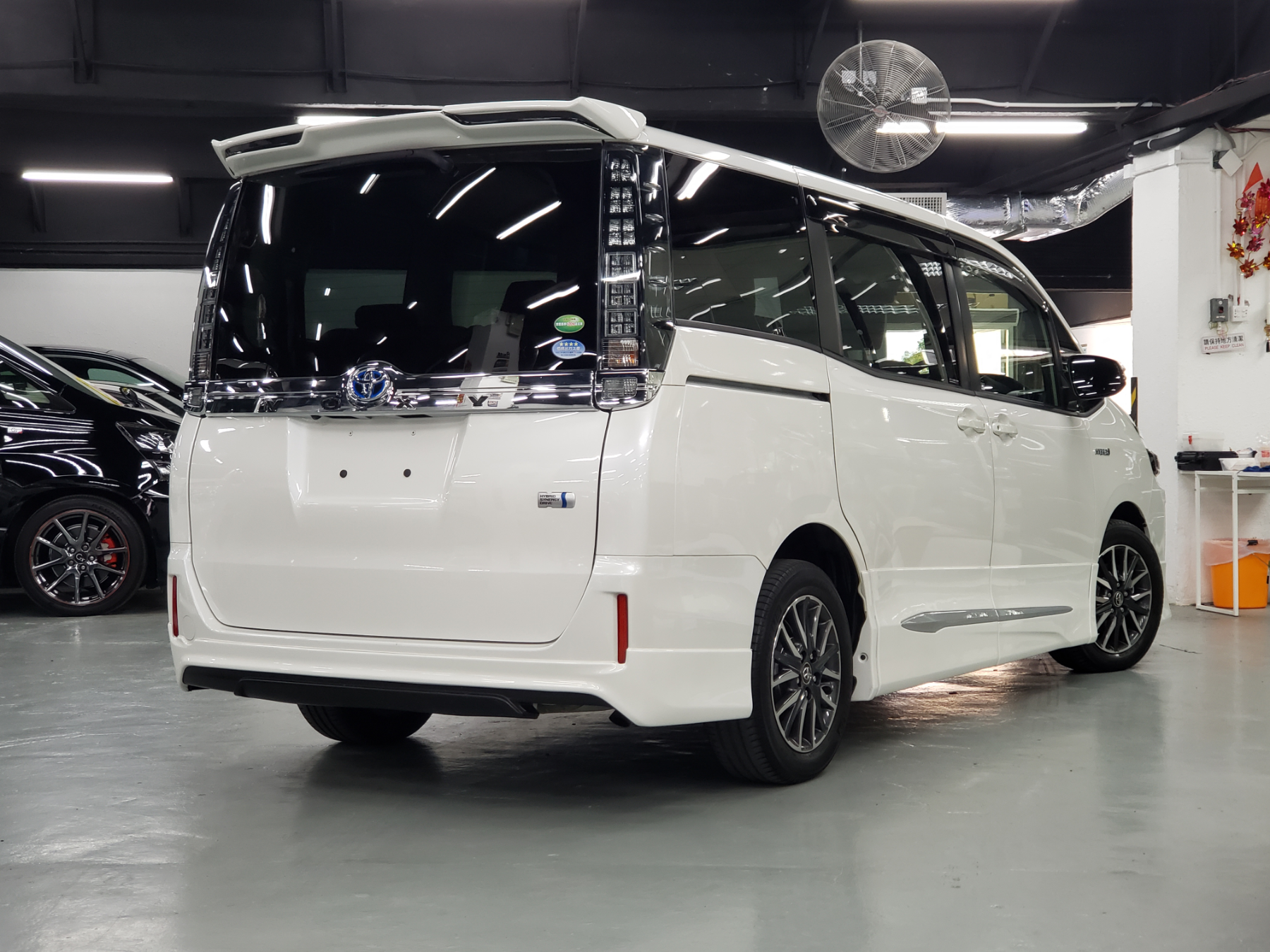 Toyota voxy hybrid 2018 Toyota voxy hybrid 2018