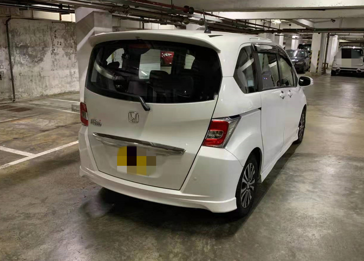 Honda freed black tourer