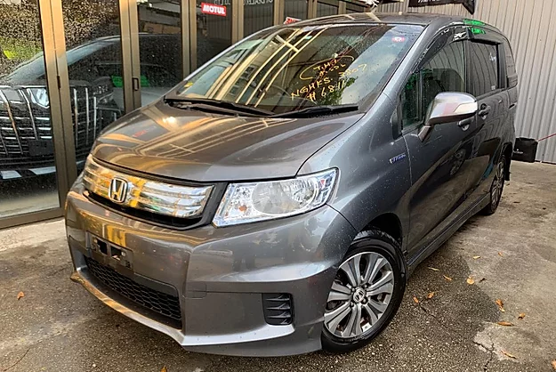 Honda freed spike 2012