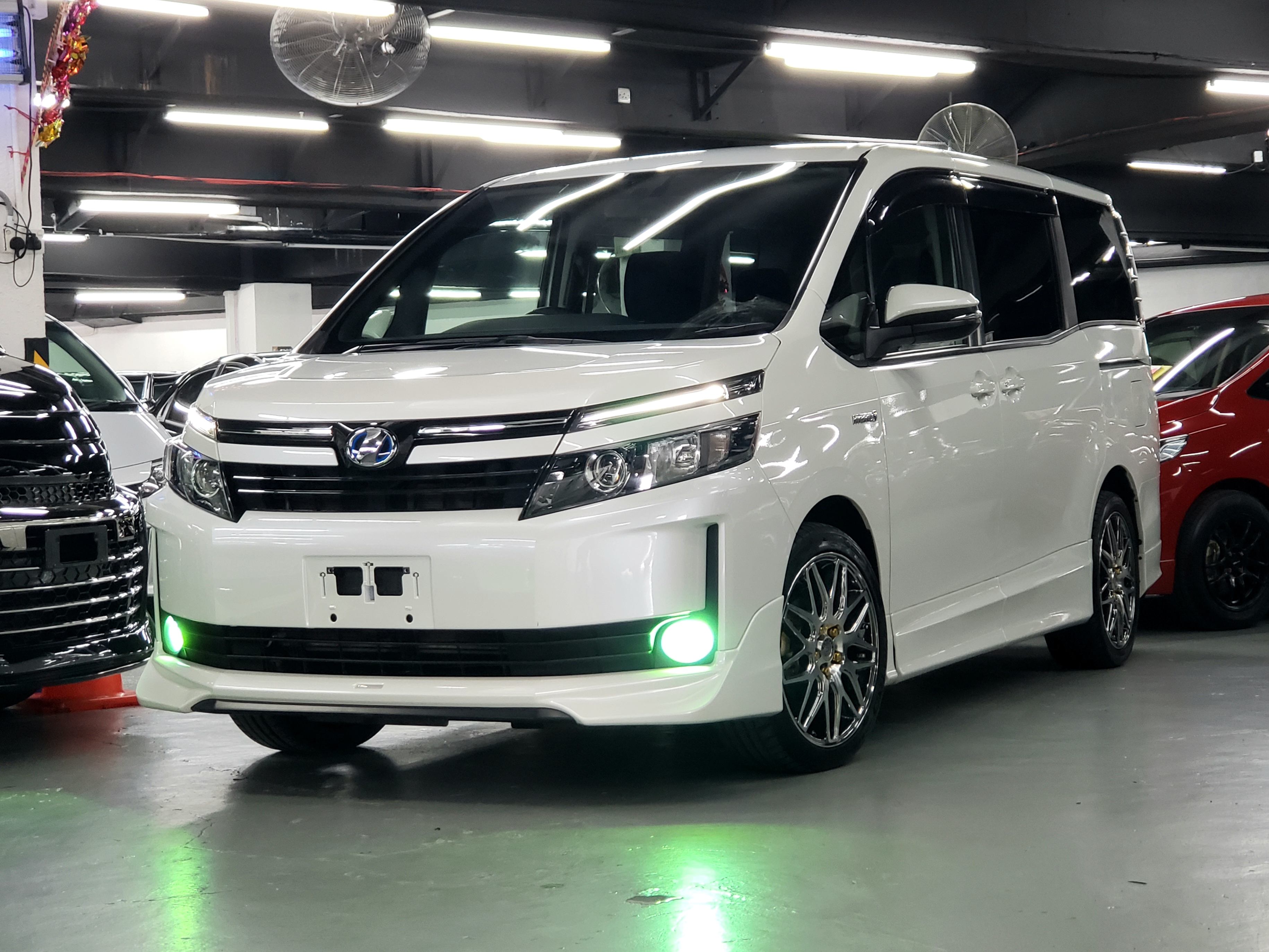 丰田toyota voxy hybrid v trd - price.com.hk 汽车买卖平台