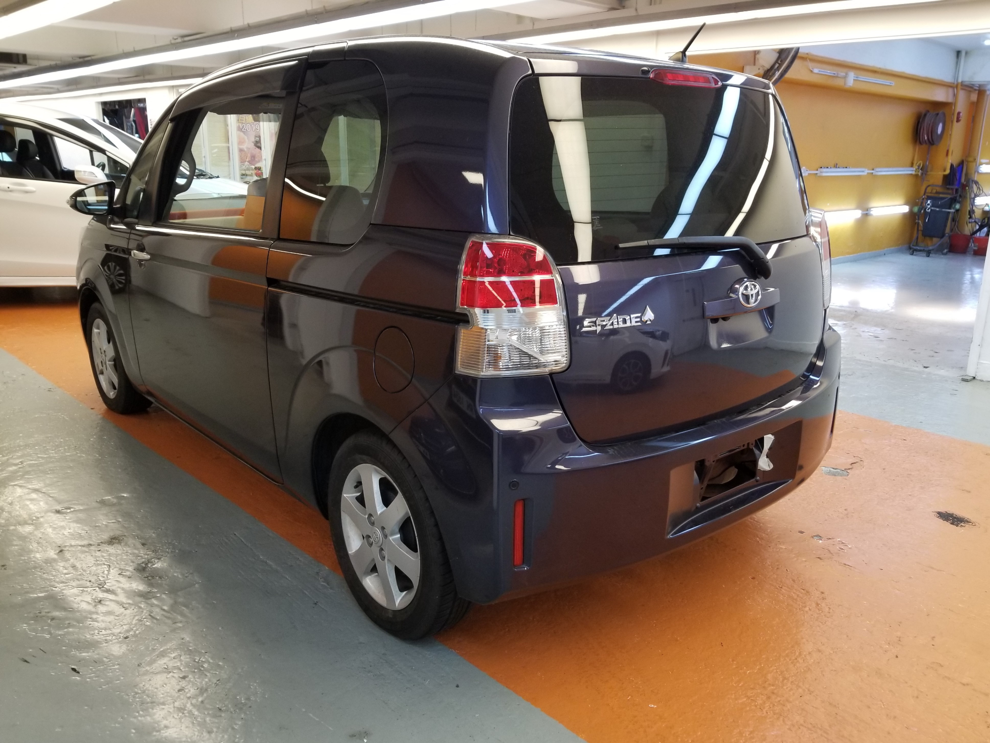 Toyota spade 2013