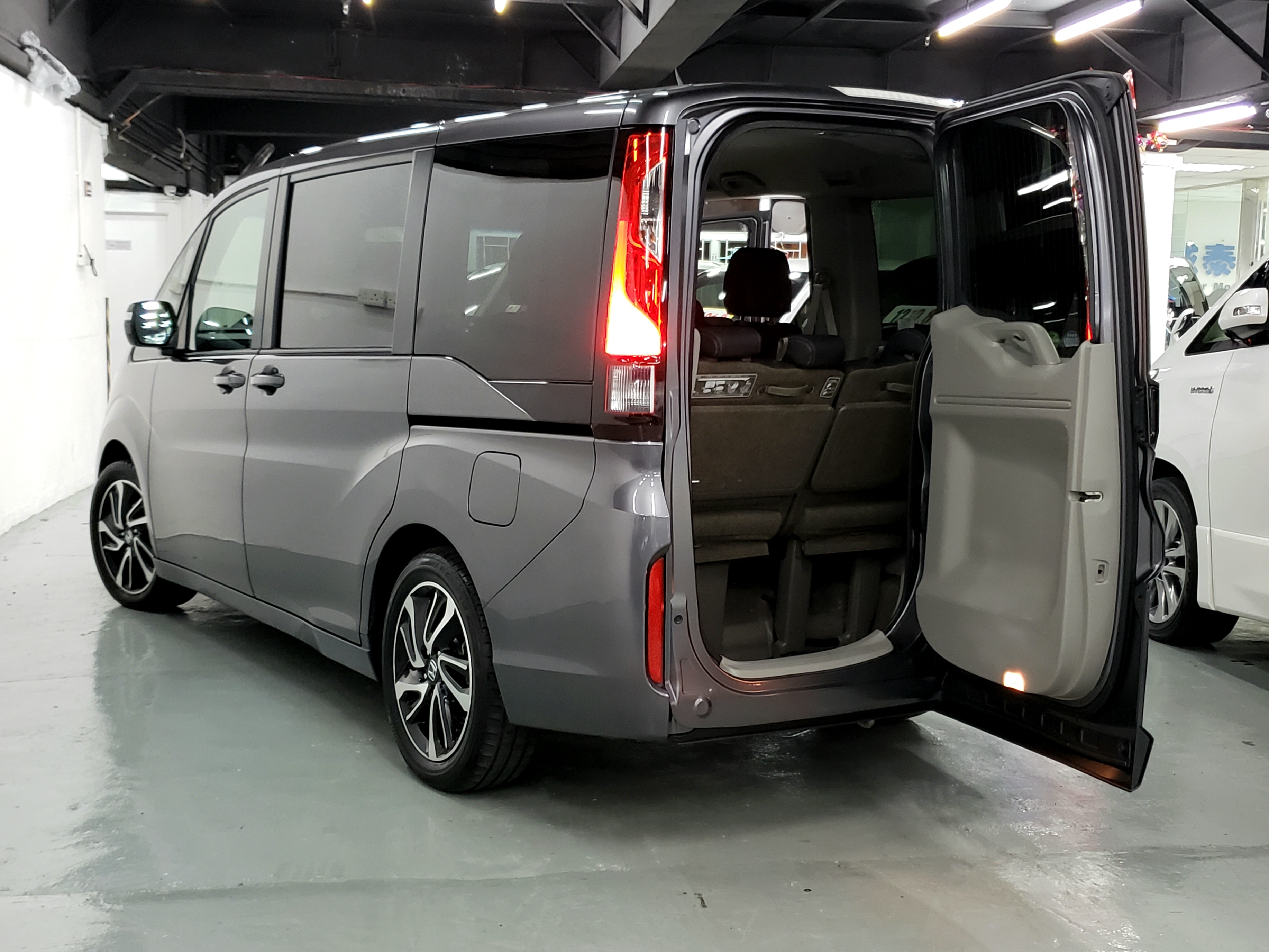 Honda stepwgn rp5 гибрид