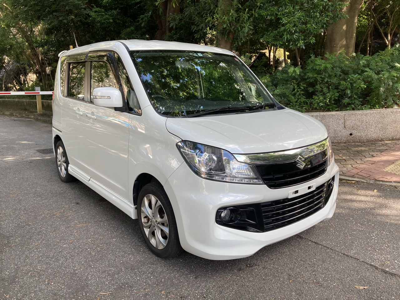 Suzuki solio bandit 2018