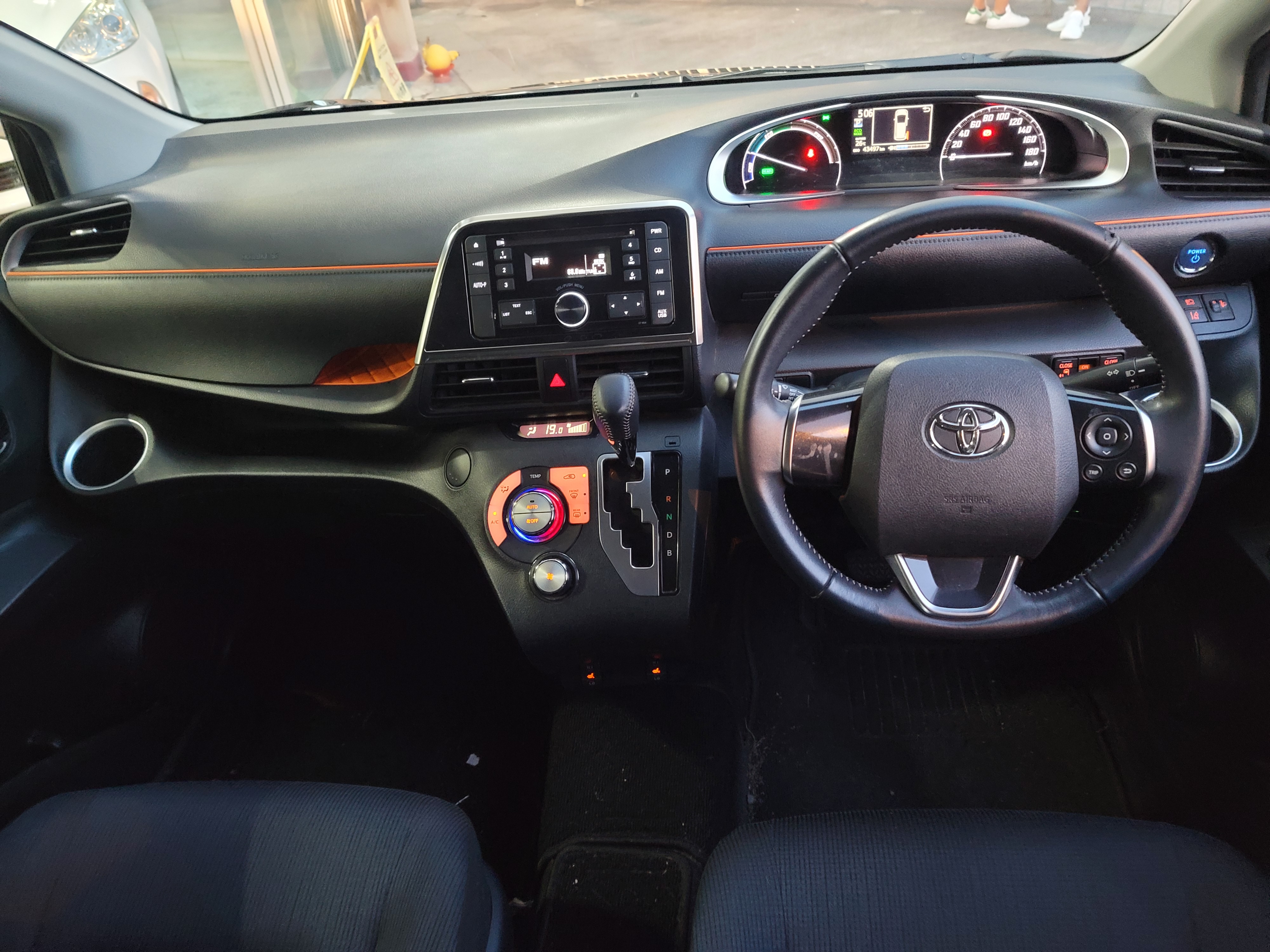 丰田toyota sienta hybrid 1.5 - price.com.hk 汽车买卖平台