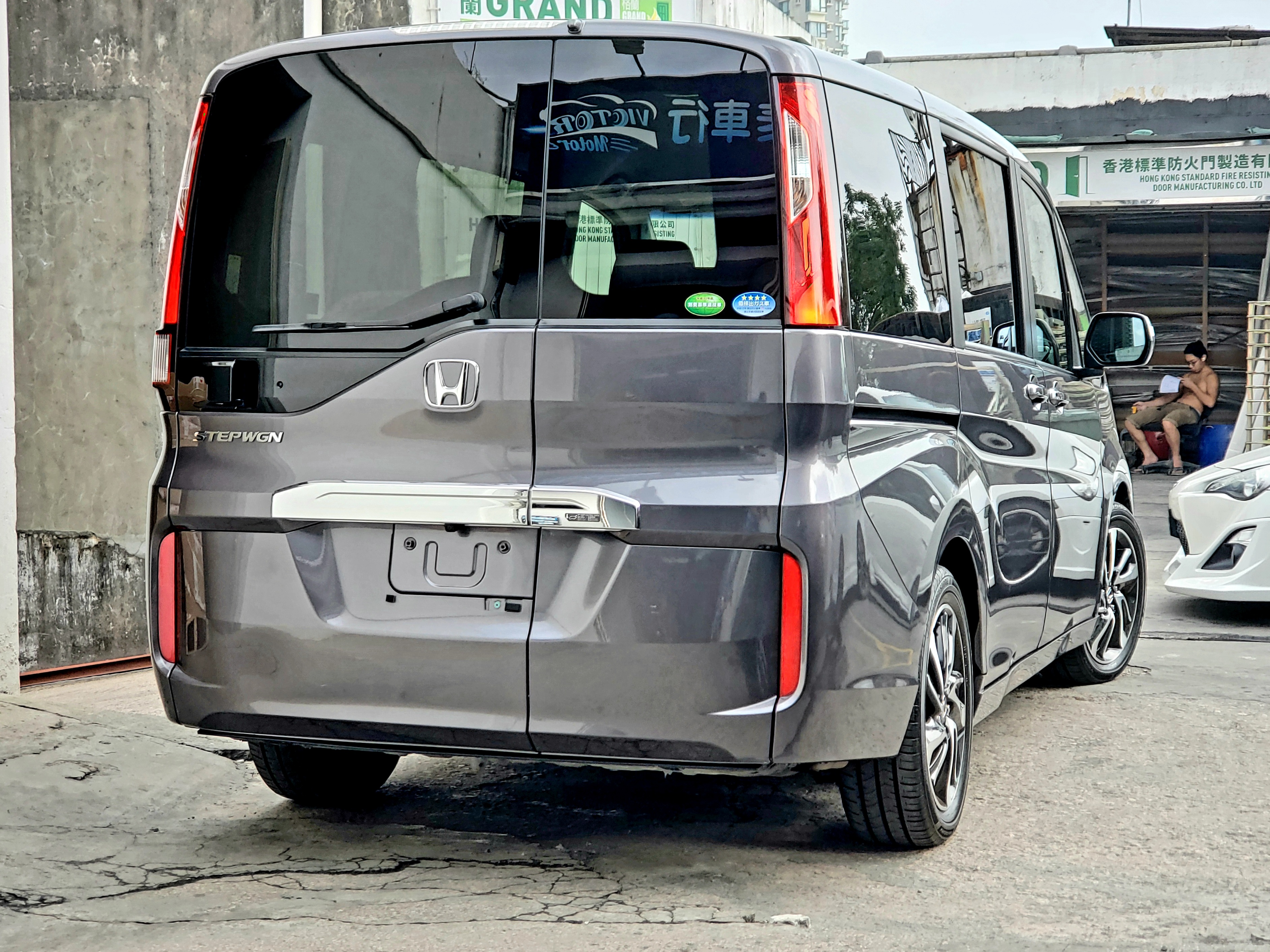 Honda stepwgn сколько мест
