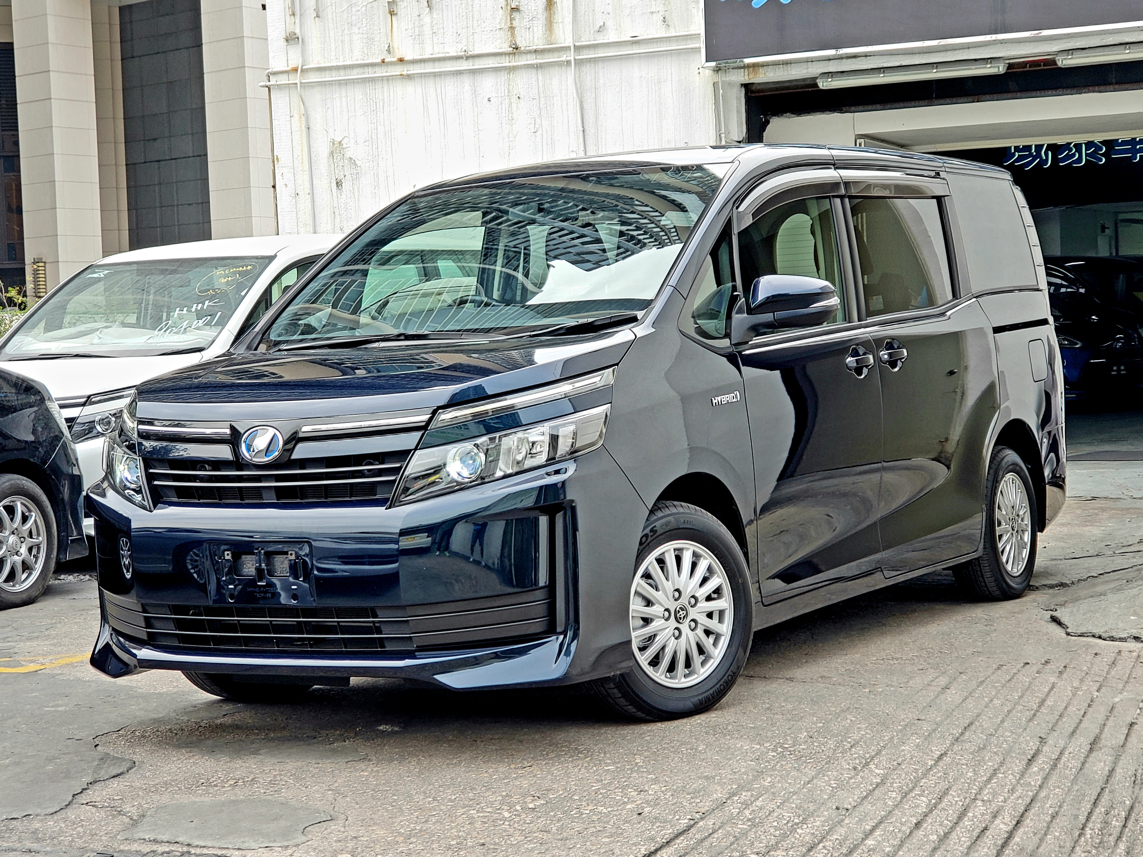 Toyota voxy сколько мест Toyota voxy сколько мест