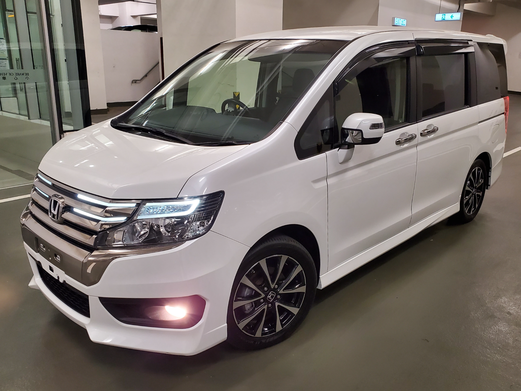 本田honda stepwgn 2.0 rk5 spada facelift