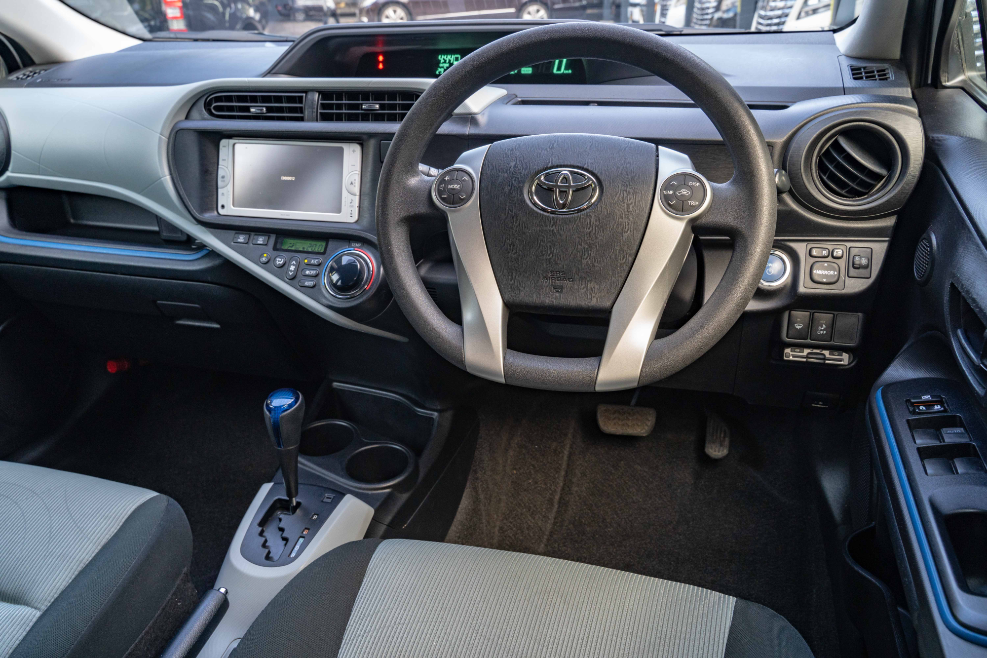 丰田toyota prius c aqua s 1.