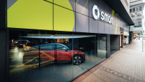 smart 銅鑼灣 8000 呎全新旗艦店開幕、展示都市純電出行新據點