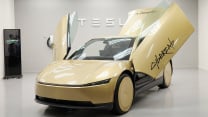 Tesla Cybercab 抵港作亞洲巡展首站！全自動駕駛 Robotaxi 限時展出、免費導賞團預約詳情